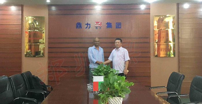 ��ĸ��əC(j��)�O(sh��)������R�_(d��)��˹��